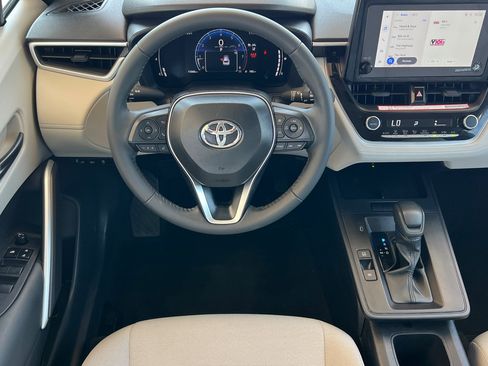 Certified 2026 Toyota Corolla Cross LE FWD image 14