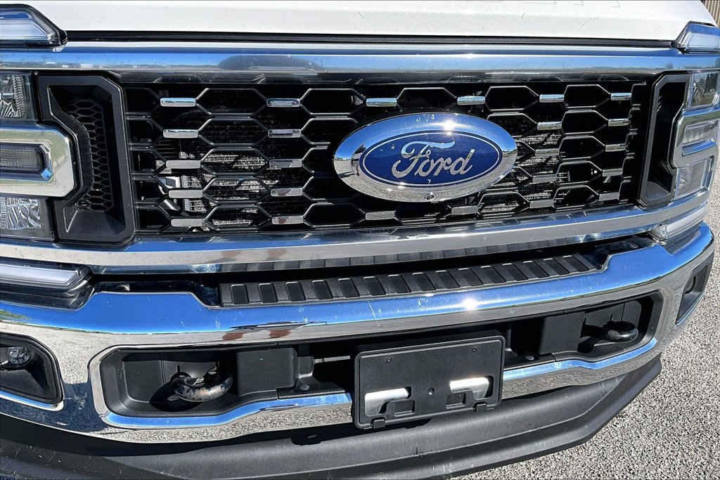 Used 2023 Ford F350 Lariat w/ Camper Package AWD/4WD image 29