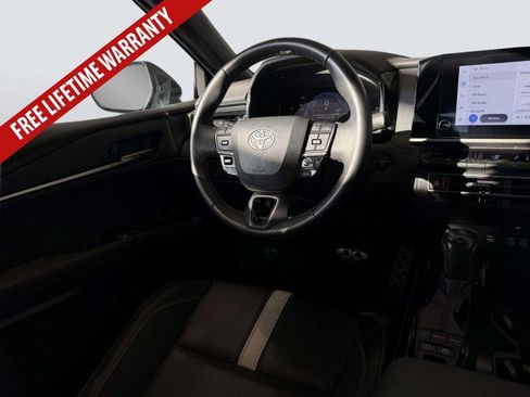 Used 2025 Toyota Camry SE FWD image 22