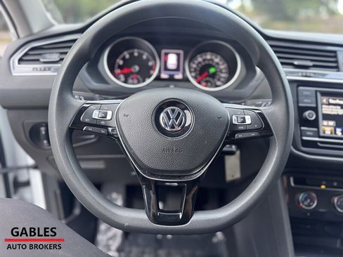 Used 2020 Volkswagen Tiguan S image 17