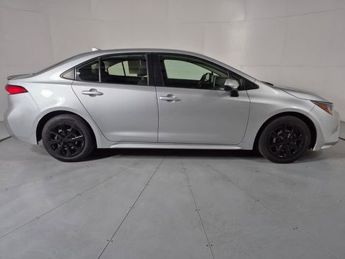 Certified 2020 Toyota Corolla LE FWD image 5