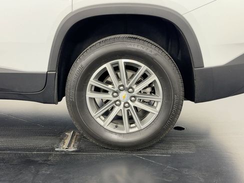 Used 2023 Chevrolet Traverse LT image 28