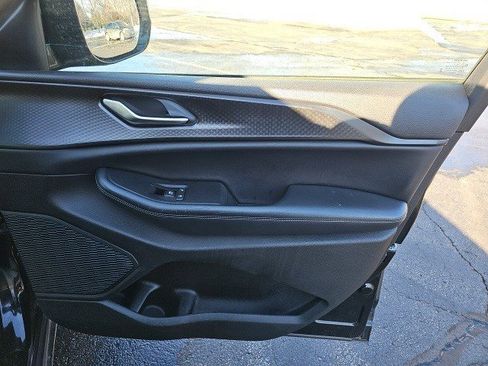 Used 2023 Jeep Grand Cherokee L Altitude image 15