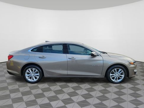 Used 2025 Chevrolet Malibu LT image 6