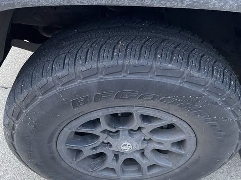 Used 2019 Toyota Tacoma SR5 image 9