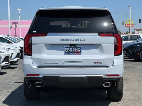 New 2026 GMC Yukon Denali w/ Denali Reserve Package AWD/4WD image 6
