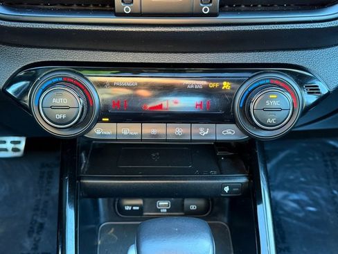 Used 2023 Kia Forte GT-Line w/ GT-Line Premium Package image 24