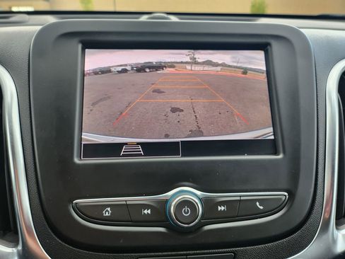 Used 2024 Chevrolet Equinox LT image 18