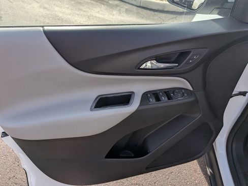 Used 2019 Chevrolet Equinox LT image 14