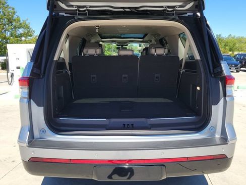 Used 2023 Lincoln Navigator L Reserve AWD/4WD image 13