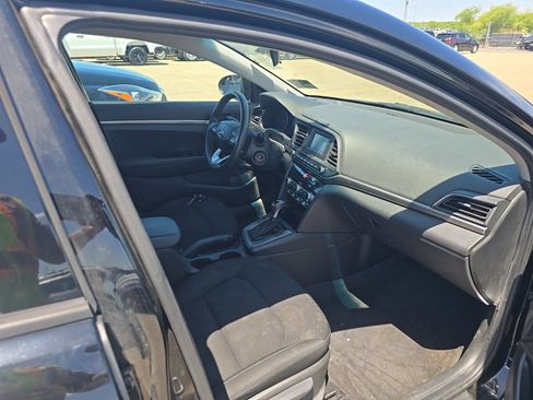 Used 2020 Hyundai Elantra SE w/ Cargo Package (C1) FWD image 14