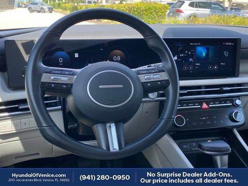 Certified 2025 Hyundai Tucson SEL FWD image 3