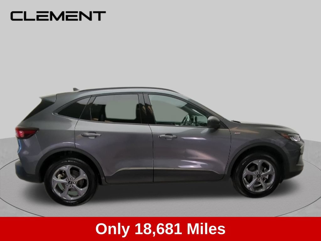 Used 2025 Ford Escape ST-Line AWD/4WD image 8