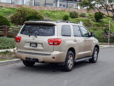 Used 2013 Toyota Sequoia SR5 image 6