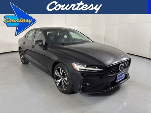 Used 2024 Volvo S60 B5 Core image 1