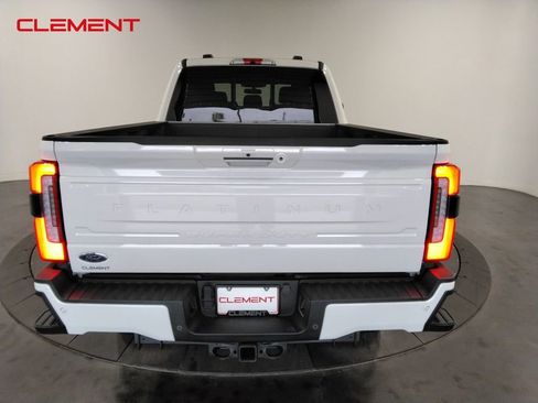 Used 2024 Ford F250 Platinum image 6