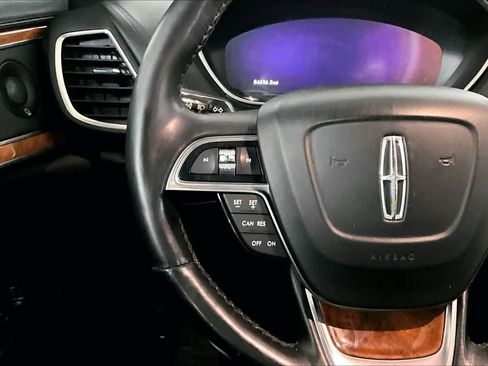Used 2019 Lincoln Nautilus Reserve image 24