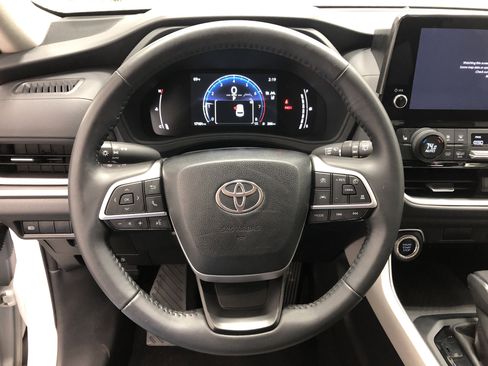 Used 2024 Toyota Grand Highlander XLE image 21