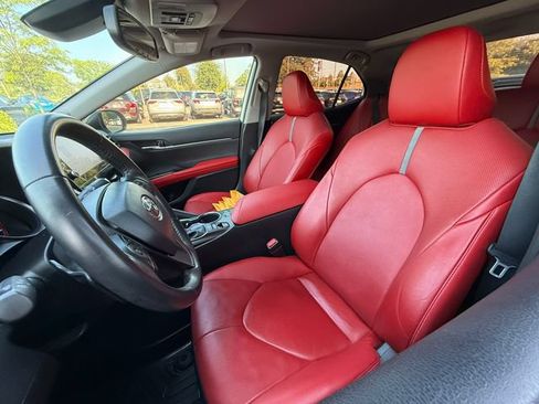 Used 2022 Toyota Camry XSE w/ Navigation Package FWD image 4