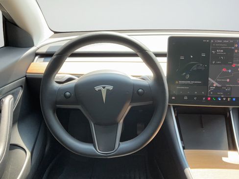 Used 2020 Tesla Model 3 Standard Range Plus RWD image 12