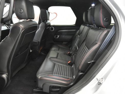 Used 2018 Land Rover Discovery HSE image 13