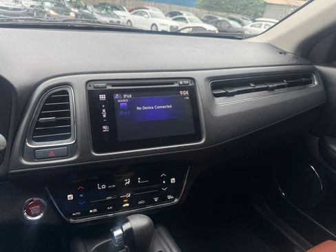 Used 2018 Honda HR-V EX image 17
