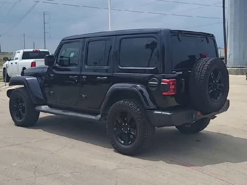 Used 2021 Jeep Wrangler Unlimited Sahara AWD/4WD image 6