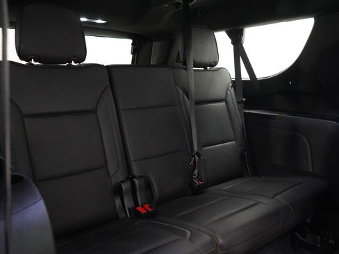 Used 2022 GMC Yukon XL Denali image 13