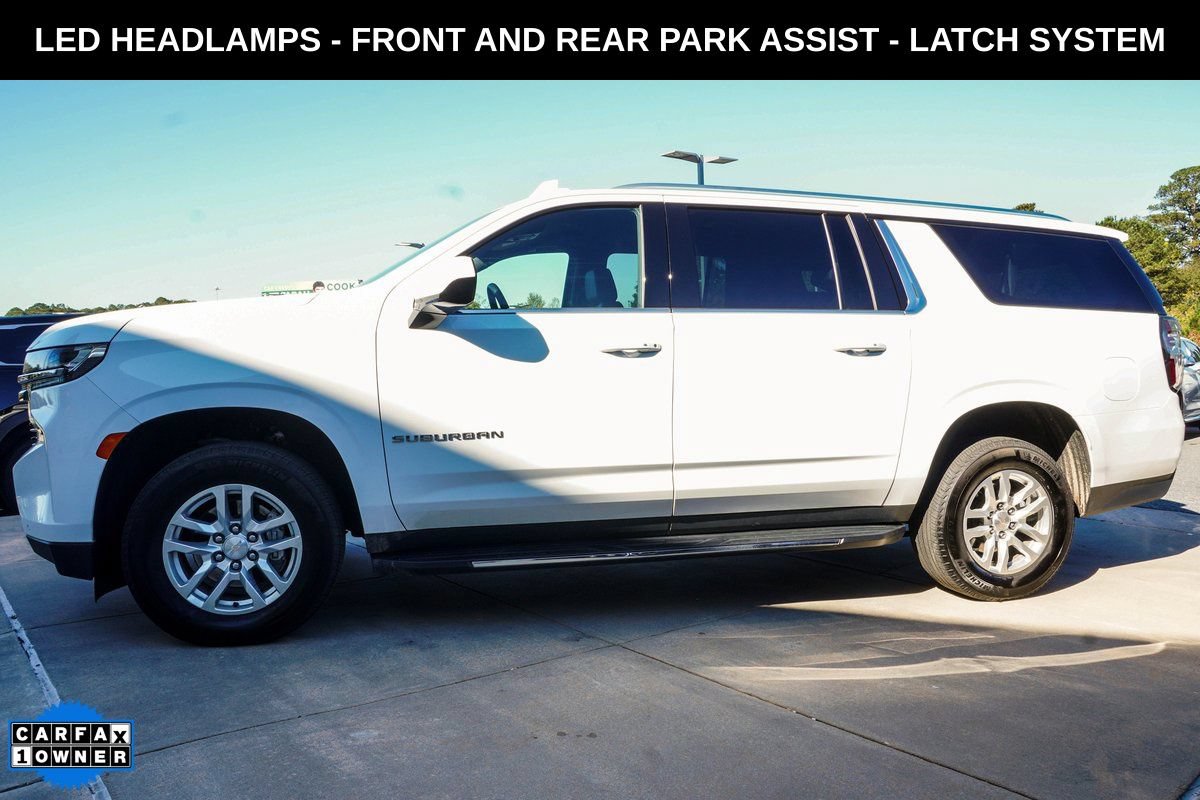 Used 2024 Chevrolet Suburban LT RWD image 2