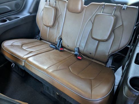 Used 2020 Chrysler Pacifica Limited w/ Advanced Safetytec Group image 27