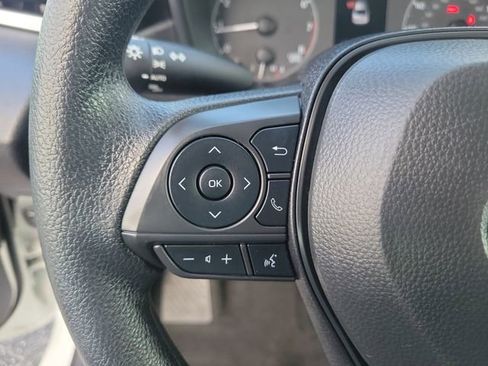 Used 2025 Toyota Corolla LE image 23