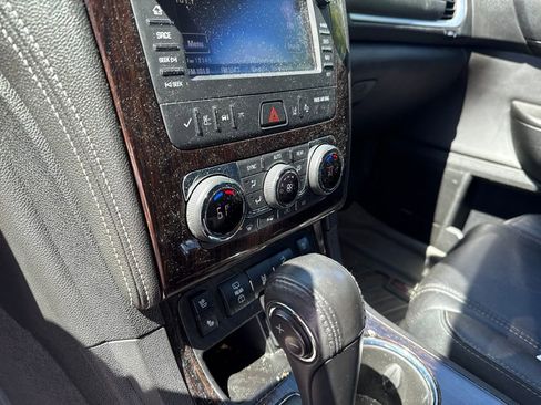 Used 2015 Chevrolet Traverse LTZ AWD/4WD image 13