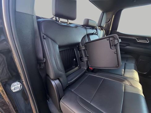 Used 2024 GMC Sierra 1500 SLT image 10