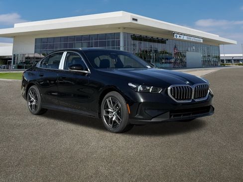 New 2026 BMW 530i w/ Convenience Package RWD image 2