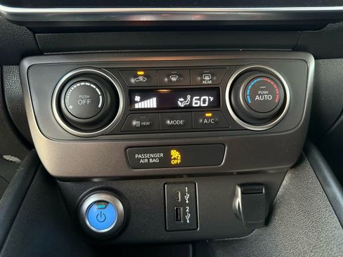 Used 2023 Nissan Leaf S image 33