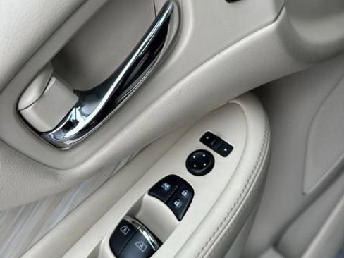 Used 2018 Nissan Murano Platinum AWD/4WD image 17