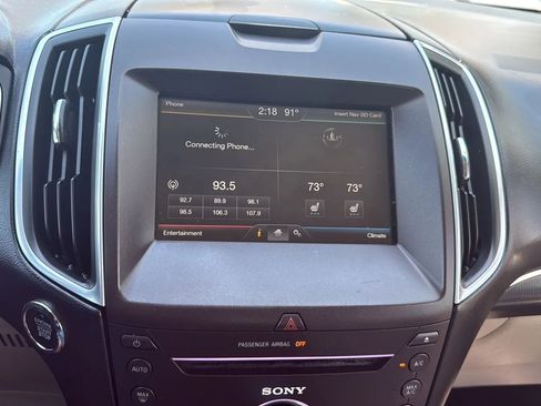 Used 2015 Ford Edge Titanium w/ Technology Package FWD image 12