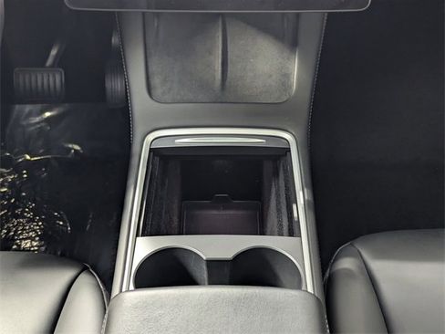Used 2023 Tesla Model Y Long Range image 10