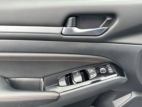 Used 2023 Nissan Altima 2.5 SR image 21