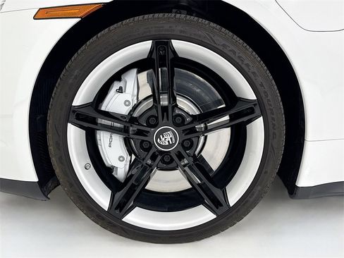 Used 2022 Porsche Taycan image 33