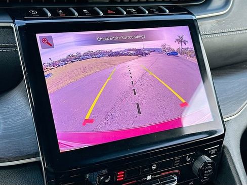 Used 2025 Jeep Grand Cherokee Limited image 14