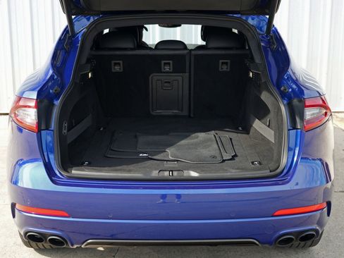 Used 2019 Maserati Levante image 9