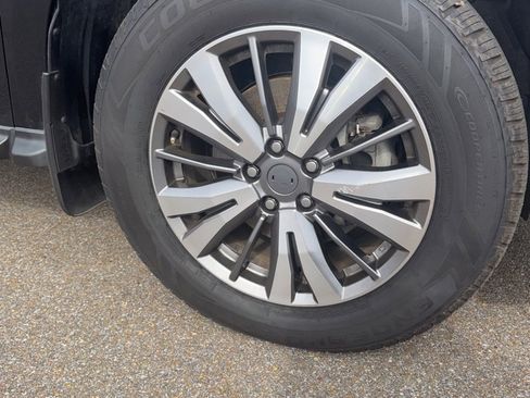 Used 2020 Nissan Pathfinder S image 4