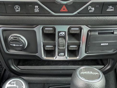 New 2026 Jeep Gladiator Sport AWD/4WD image 31