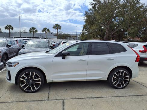 Used 2024 Volvo XC60 B5 Ultimate image 3