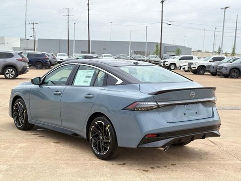 New 2026 Nissan Sentra SR FWD image 9