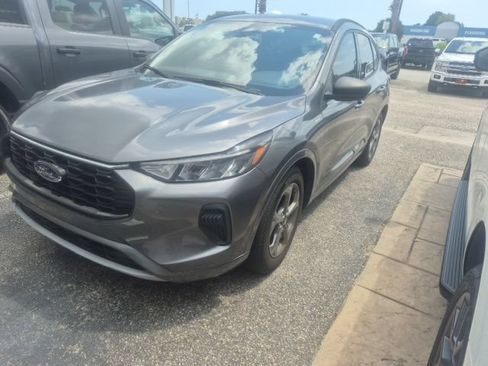 Used 2023 Ford Escape ST-Line w/ Tech Pack #1 FWD image 7