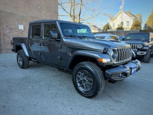 New 2026 Jeep Gladiator Sport AWD/4WD image 3