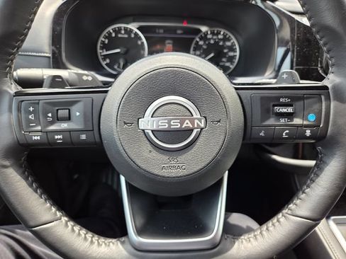 Used 2025 Nissan Pathfinder SL FWD image 20