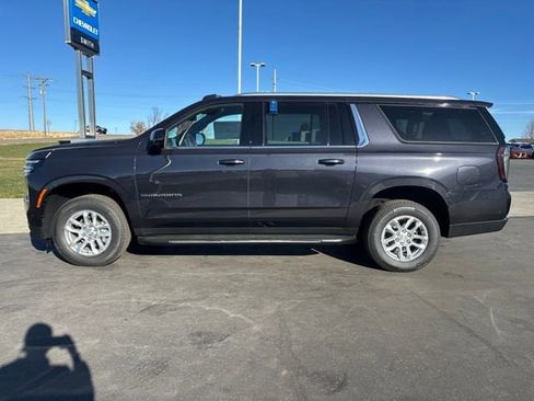 New 2026 Chevrolet Suburban LT image 6